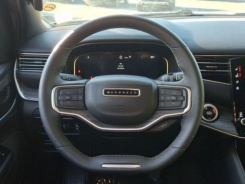 Used 2024 Jeep Wagoneer Series II image 19