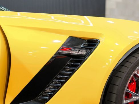 Used 2016 Chevrolet Corvette Z06 w/ 2LZ Preferred Equipment Group RWD image 20