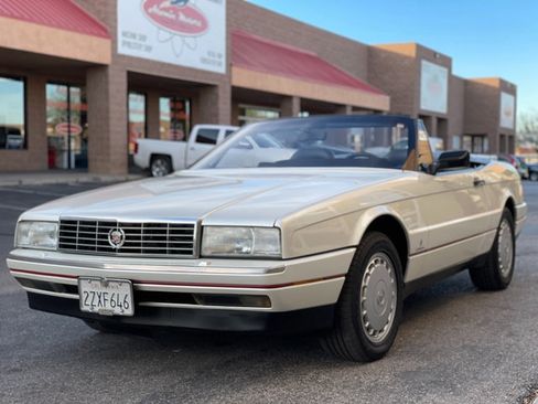 Used 1991 Cadillac Allante image 12