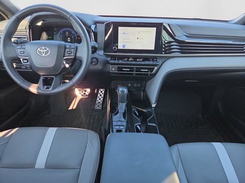 Used 2025 Toyota Camry SE w/ Convenience Package FWD image 29