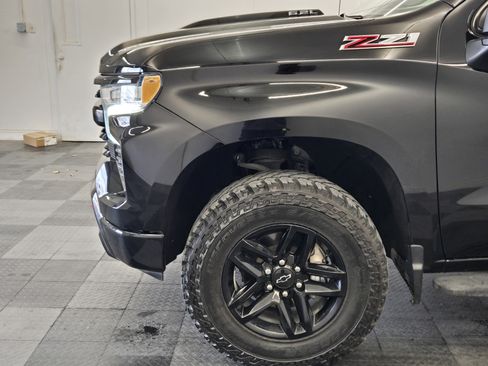Used 2022 Chevrolet Silverado 1500 LT Trail Boss w/ Convenience Package II image 9