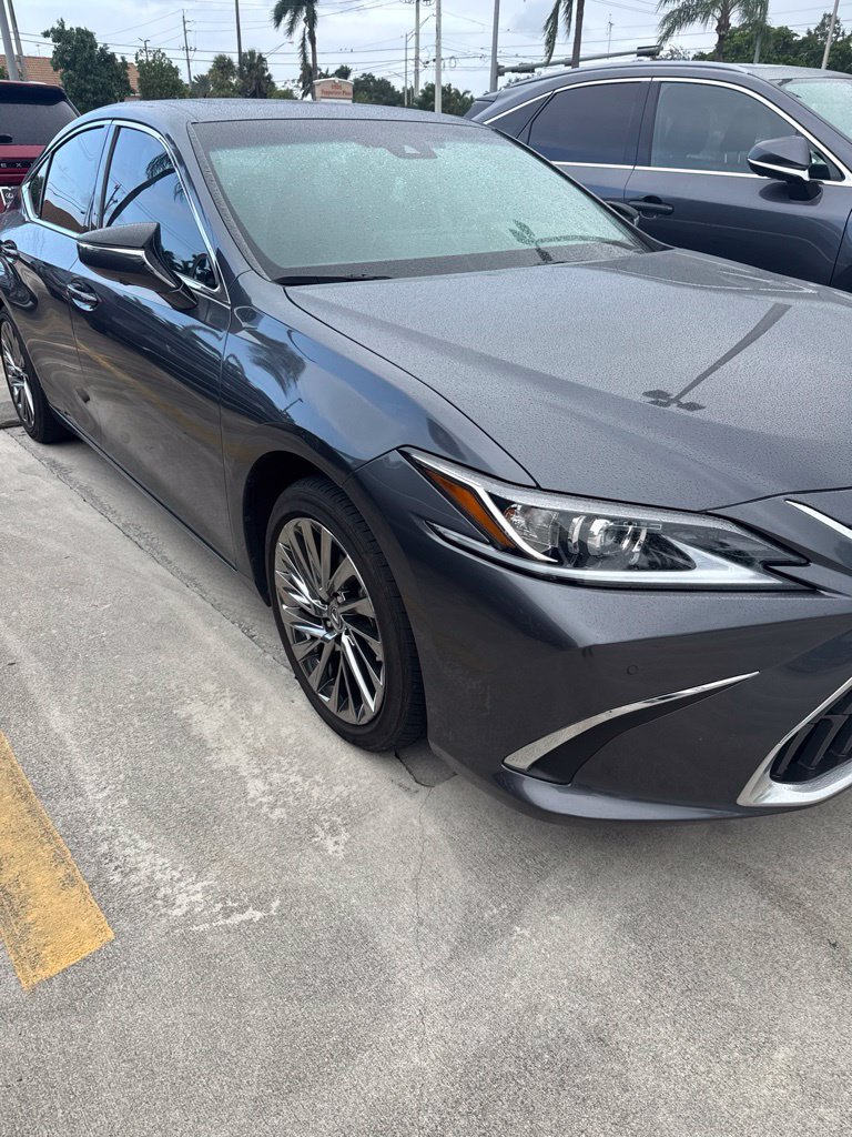 Used 2024 Lexus ES 300h w/ Technology Package FWD image 1