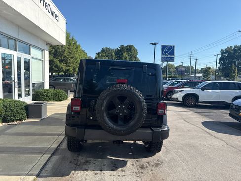 Used 2017 Jeep Wrangler Unlimited Sport AWD/4WD image 4