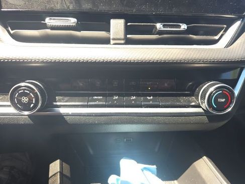 Used 2025 Chevrolet Equinox LT image 19