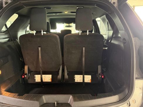 Used 2018 Ford Explorer XLT w/ Equipment Group 201A image 20