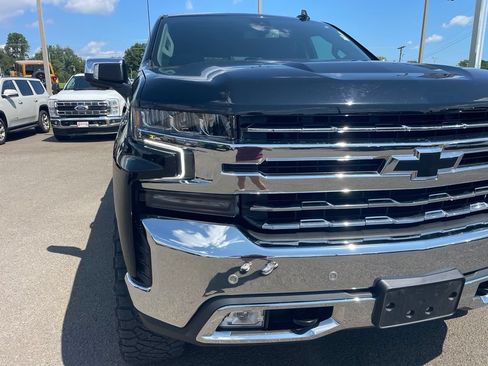 Used 2022 Chevrolet Silverado 1500 LTZ w/ LTZ Premium Package AWD/4WD image 21