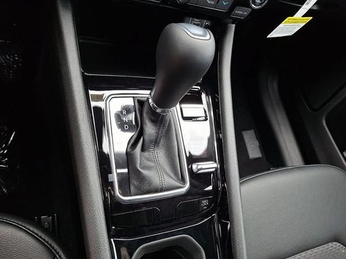 New 2026 Jeep Compass Latitude AWD/4WD image 11