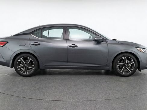Used 2025 Nissan Sentra SV FWD image 11