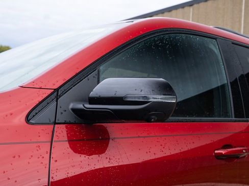 New 2025 Chevrolet Traverse Z71 w/ Enhanced Driving Package image 9