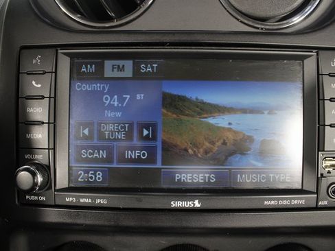 Used 2014 Jeep Patriot Latitude image 3