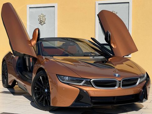 Used 2019 BMW i8 Roadster AWD/4WD image 1