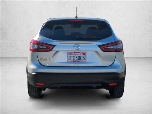 Used 2020 Nissan Rogue Sport S image 7