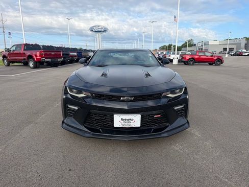 Used 2018 Chevrolet Camaro SS RWD image 2