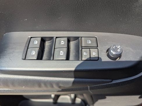 Used 2014 Toyota Highlander Plus AWD/4WD image 10