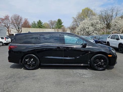 Certified 2023 Honda Odyssey Sport image 7