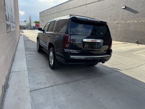 Used 2015 GMC Yukon Denali w/ Premium Package AWD/4WD image 5