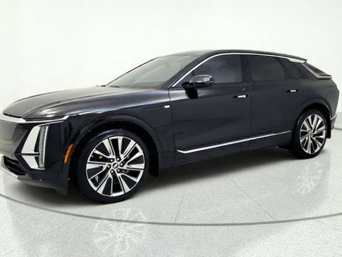 Used 2024 Cadillac Lyriq Luxury RWD image 4