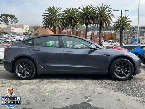 Used 2023 Tesla Model 3 Standard Range image 3