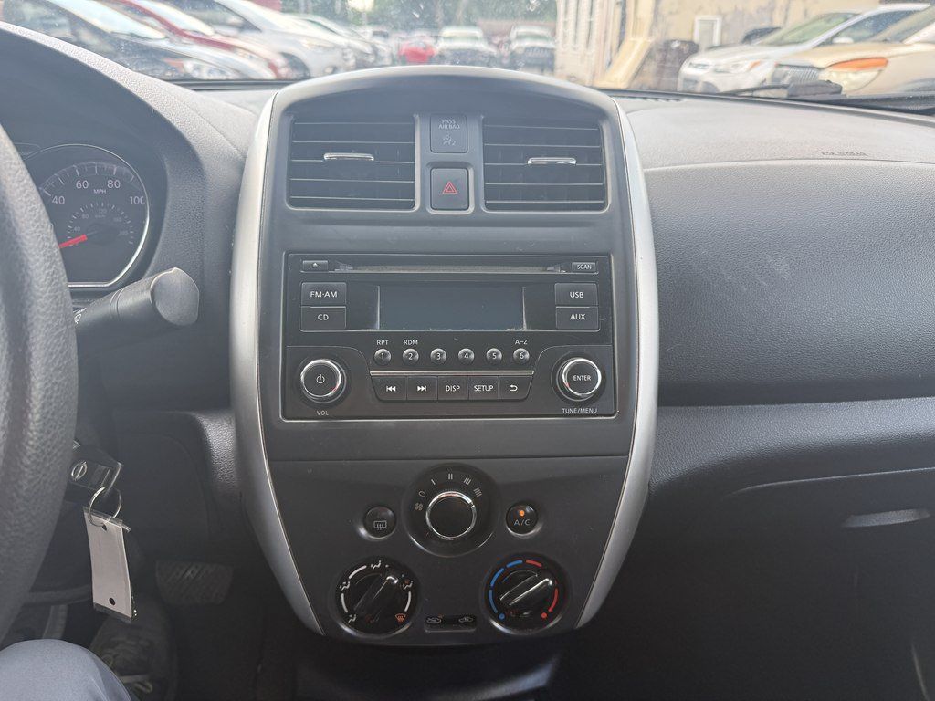 Used 2015 Nissan Versa SV FWD image 18