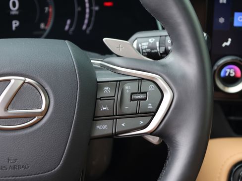 Used 2025 Lexus NX 250 FWD w/ Cold Area Package image 22