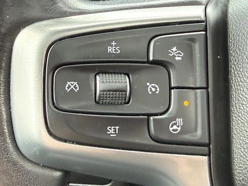 Used 2022 Chevrolet Suburban Premier image 16