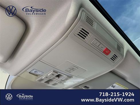 New 2026 Volkswagen Taos SE image 32