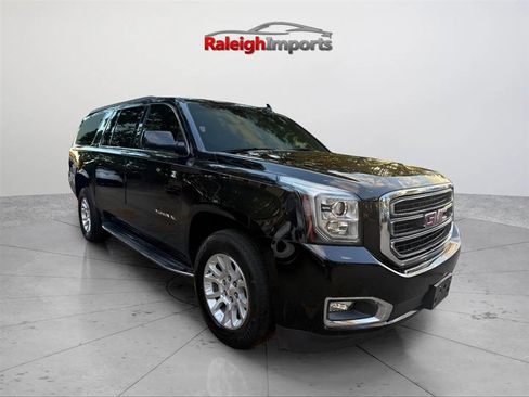 Used 2017 GMC Yukon XL SLT AWD/4WD image 4