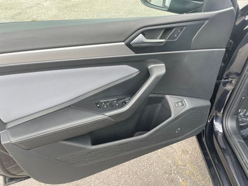 Used 2025 Volkswagen Jetta SE image 20