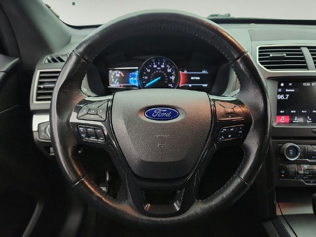 Used 2017 Ford Explorer XLT w/ Equipment Group 201A AWD/4WD image 12