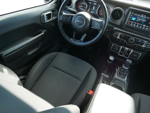 Used 2018 Jeep Wrangler Unlimited Sport S image 9