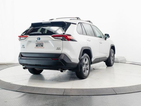Certified 2022 Toyota RAV4 XLE w/ Convenience Package AWD/4WD image 12