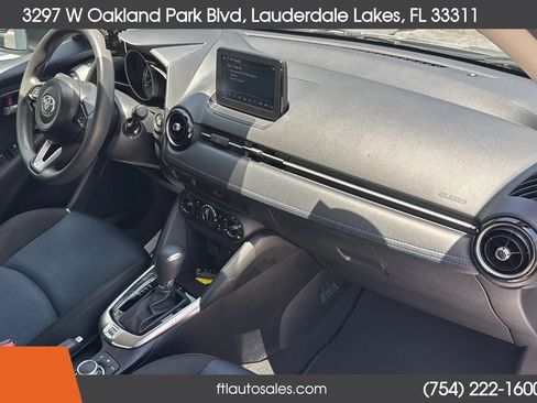 Used 2020 Toyota Yaris LE FWD image 39