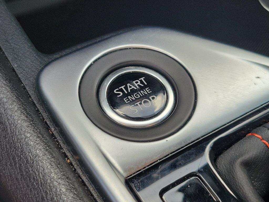 Certified 2025 Nissan Sentra SR FWD image 28