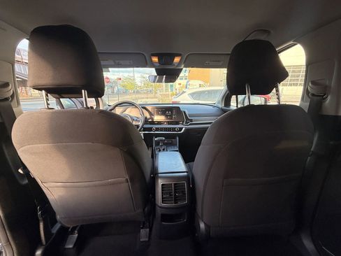 Used 2025 Kia Sportage LX image 28