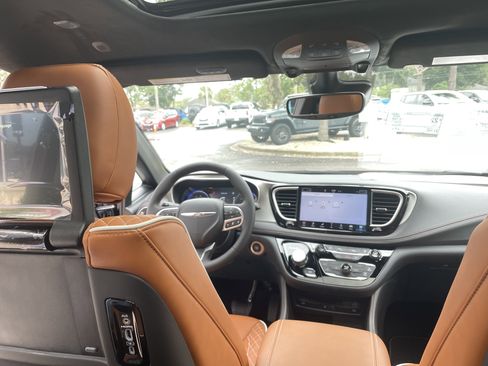 New 2026 Chrysler Pacifica Pinnacle image 58
