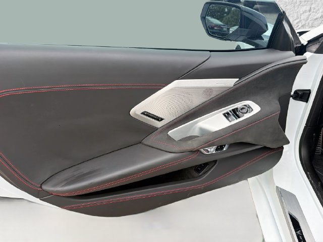 Used 2022 Chevrolet Corvette Stingray Premium Cpe w/ Z51 Performance Package RWD image 18