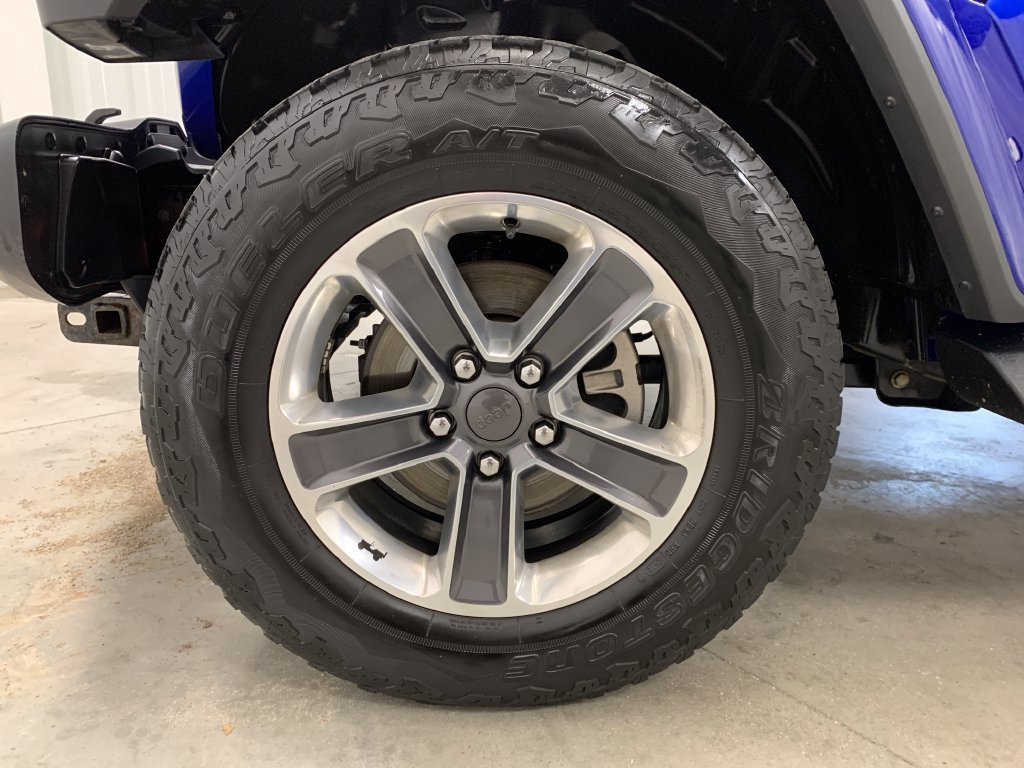 Used 2019 Jeep Wrangler Unlimited Sahara AWD/4WD image 2