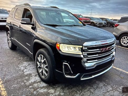 Used 2023 GMC Acadia SLE w/ Driver Convenience Package image 4