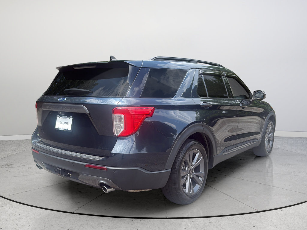 Used 2023 Ford Explorer XLT w/ Equipment Group 202A RWD image 6