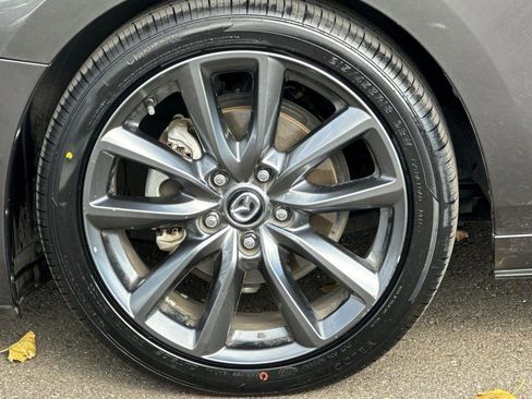 Used 2019 MAZDA MAZDA3 Hatchback w/ Preferred Package image 26