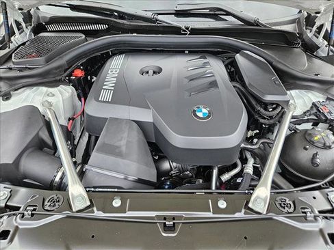 Used 2026 BMW 530i w/ Premium Package RWD image 17
