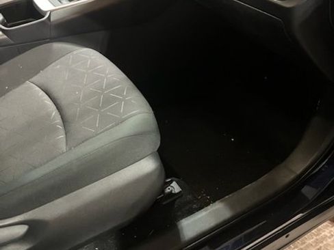 Used 2024 Toyota RAV4 XLE w/ Convenience Package image 6