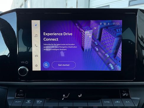 Used 2025 Toyota Camry LE image 28