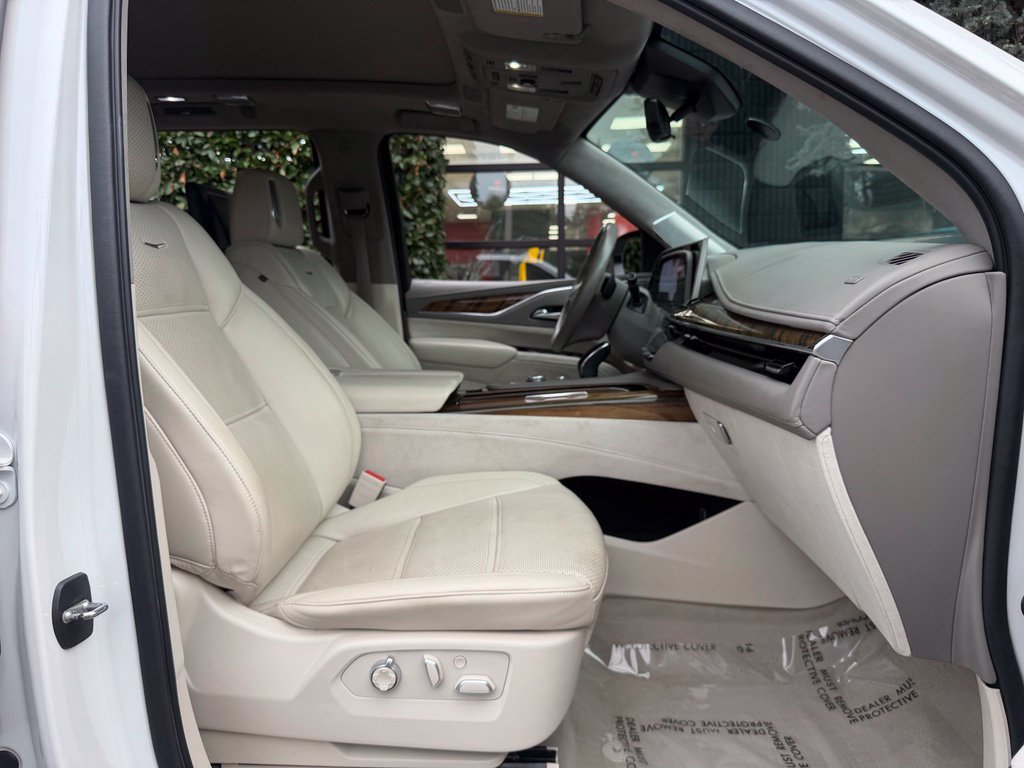 Used 2021 Cadillac Escalade Premium Luxury Platinum w/ LPO, Radiant Package AWD/4WD image 33