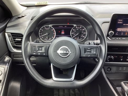 Used 2024 Nissan Rogue S FWD image 17