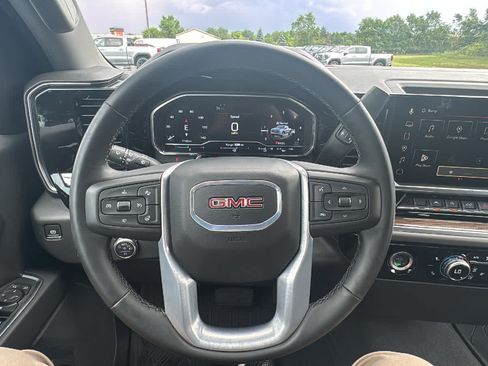 Certified 2024 GMC Sierra 1500 Elevation AWD/4WD image 11