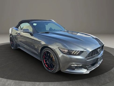 Used 2017 Ford Mustang Premium image 3