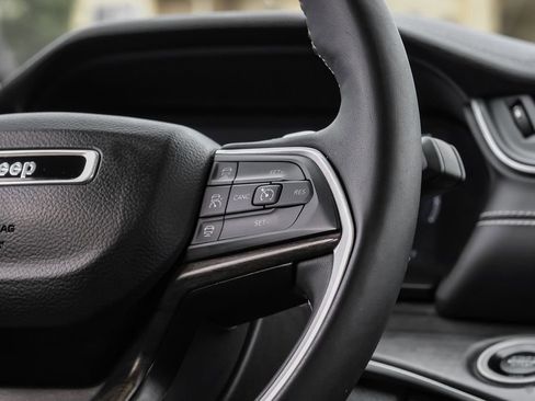 Used 2023 Jeep Grand Cherokee L Limited w/ Trailer Tow Group (B) AWD/4WD image 16