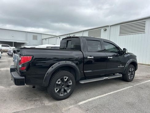 Used 2021 Nissan Titan Platinum Reserve image 5