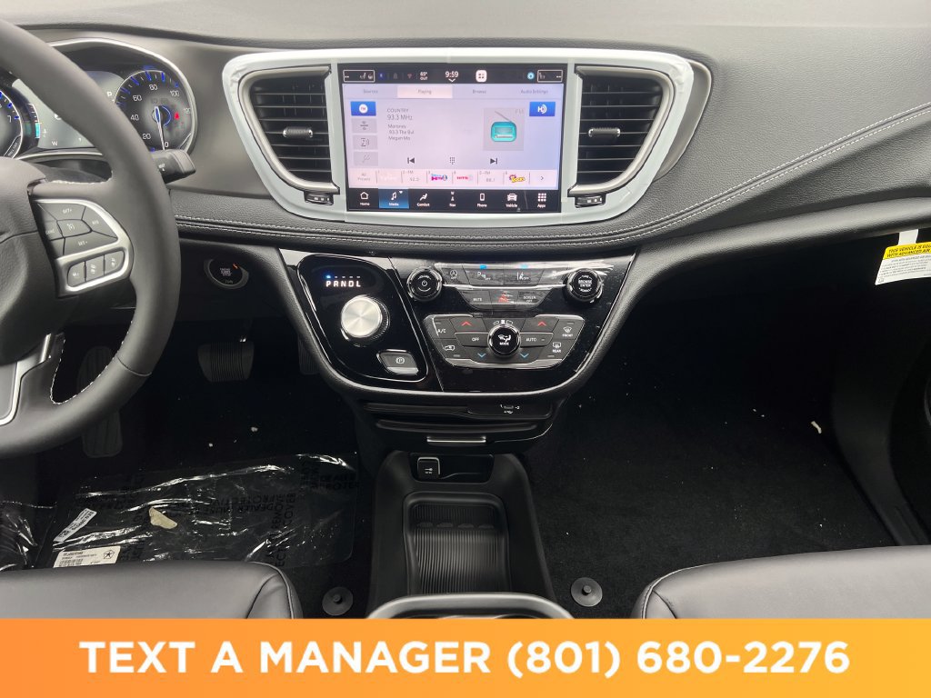 New 2027 Chrysler Pacifica Select w/ Family Tech Group AWD/4WD image 17